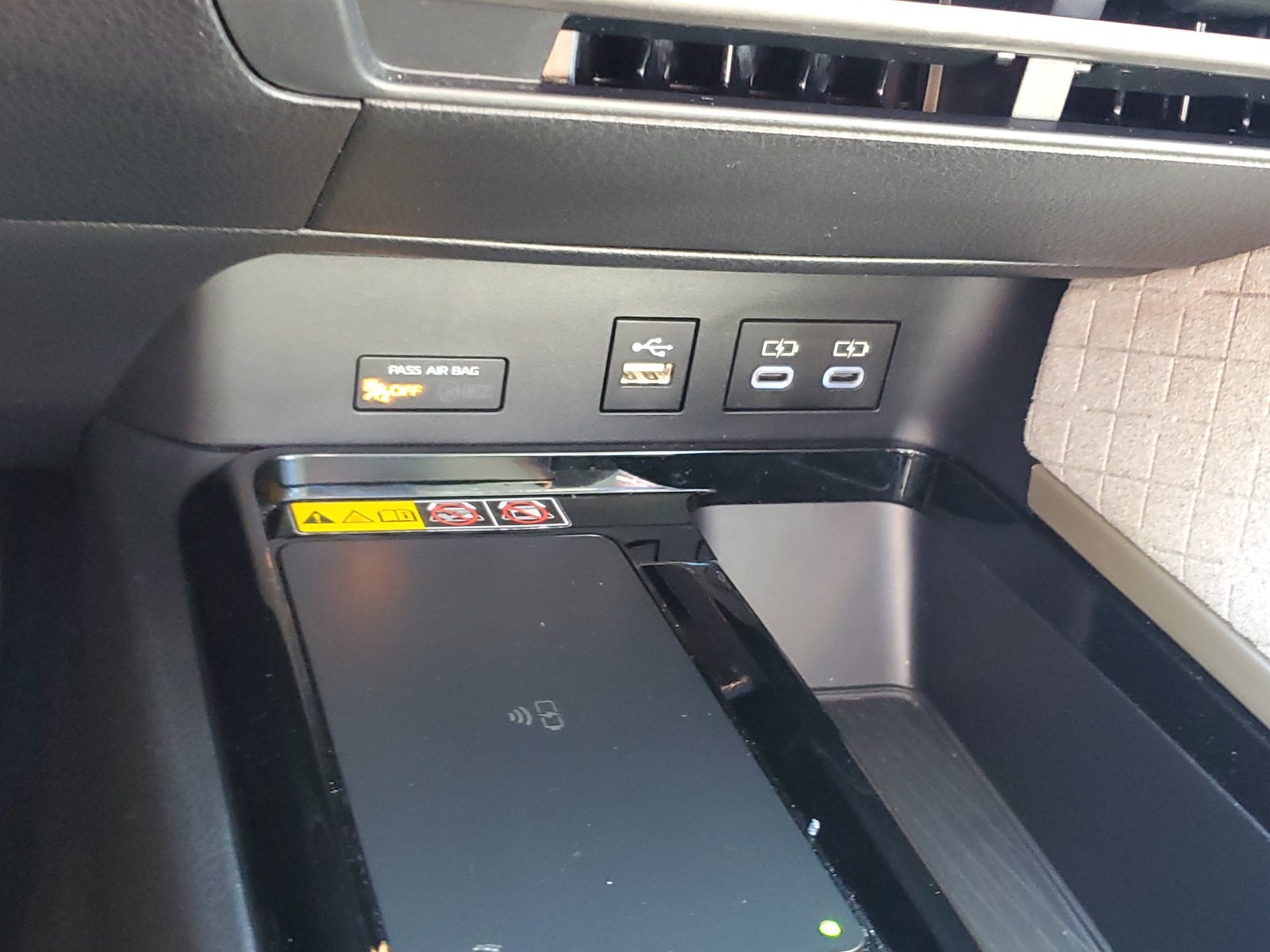 Certified 2025 Toyota Camry XLE w/ Premium Plus Package FWD image 30