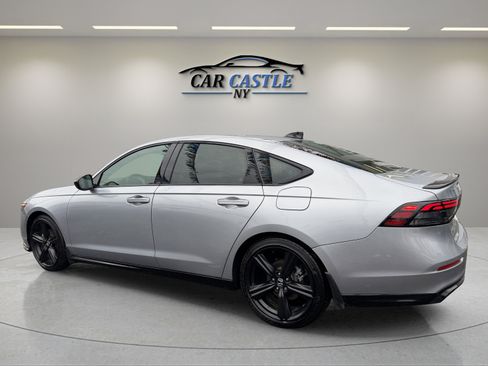 Used 2025 Honda Accord Sport image 10