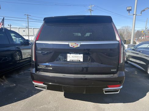 Certified 2021 Cadillac Escalade Premium Luxury w/ LPO, Illumination Package image 6