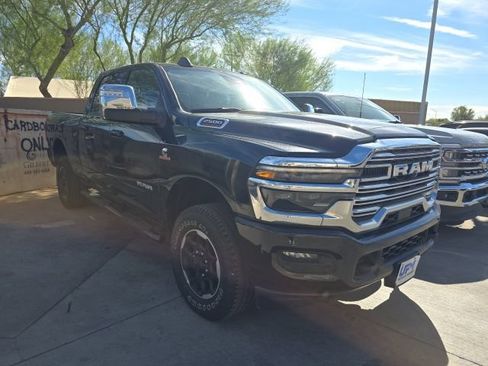 Used 2025 RAM 2500 Laramie AWD/4WD image 2