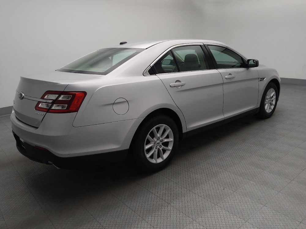 Used 2014 Ford Taurus SE FWD image 10