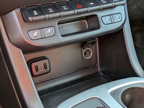 Used 2019 Chevrolet Colorado ZR2 image 25