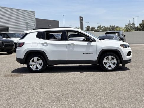 Used 2022 Jeep Compass Latitude w/ Convenience Group FWD image 5