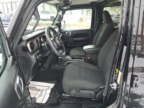 Used 2020 Jeep Wrangler Unlimited Sport image 9