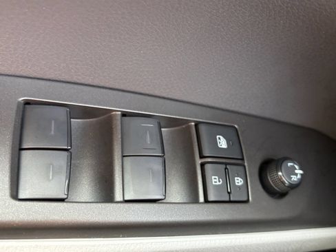 Used 2023 Toyota Camry SE FWD image 16