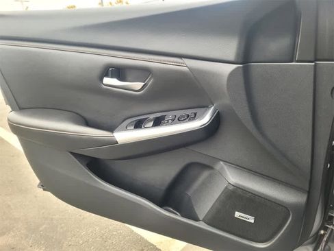 Used 2023 Nissan Sentra SR w/ SR Premium Package image 16