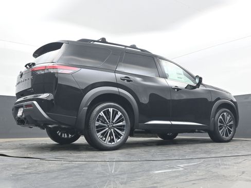 New 2026 Nissan Pathfinder Platinum AWD/4WD image 30