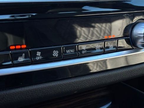 Used 2023 BMW 530e xDrive 530e iPerformance image 35