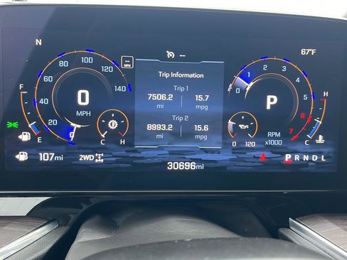 Used 2025 Chevrolet Suburban Z71 AWD/4WD image 9
