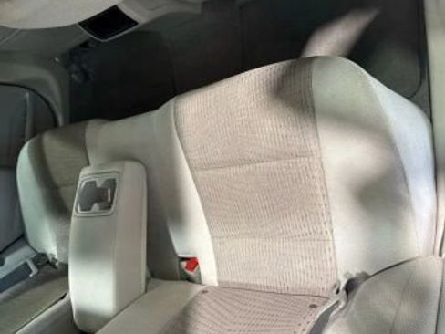 Used 2013 Toyota Camry LE image 21