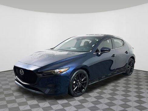 Used 2020 MAZDA MAZDA3 Hatchback w/ Premium Package image 2