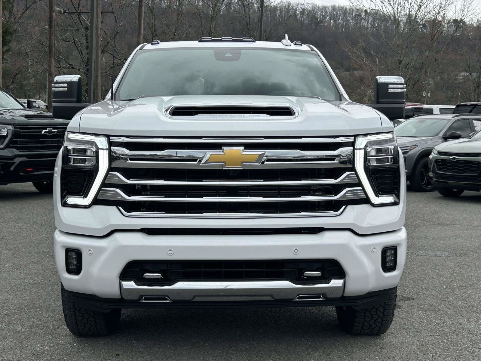 New 2026 Chevrolet Silverado 2500 High Country w/ High Country Premium Package AWD/4WD image 8