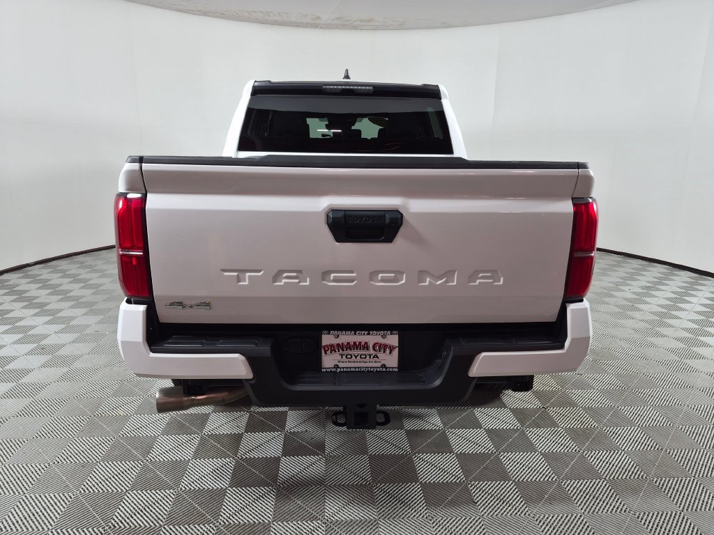 Used 2025 Toyota Tacoma SR5 AWD/4WD image 4