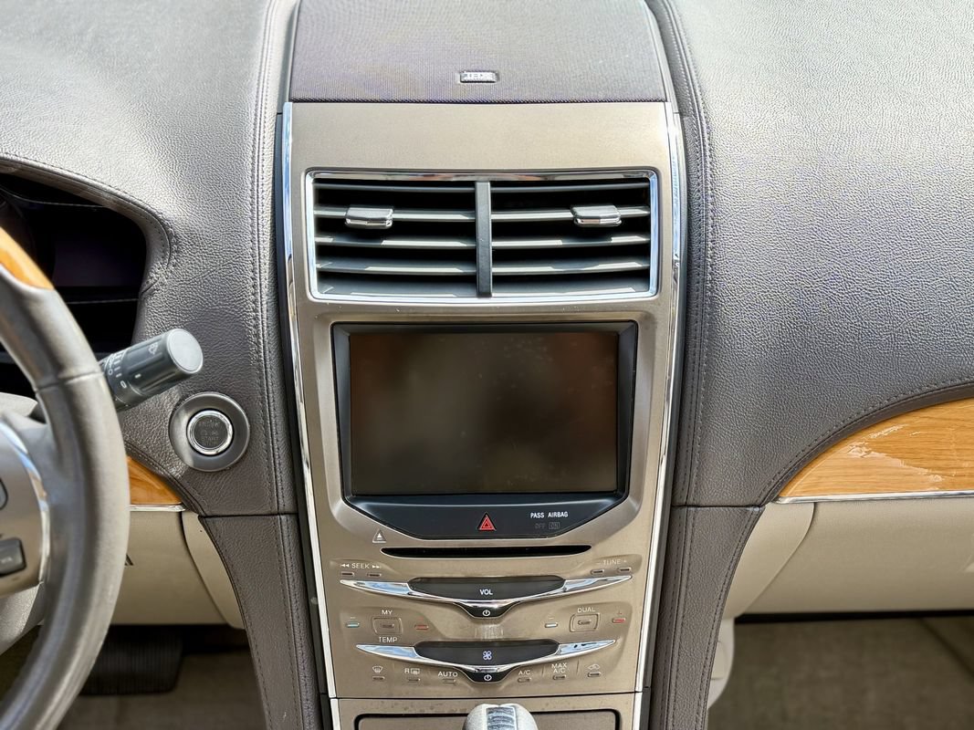 Used 2013 Lincoln MKX AWD image 21