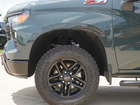 Used 2025 Chevrolet Silverado 1500 Custom Trail Boss AWD/4WD image 5