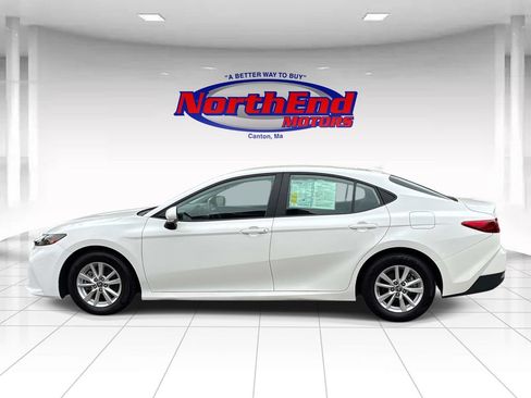 Used 2025 Toyota Camry LE FWD image 4