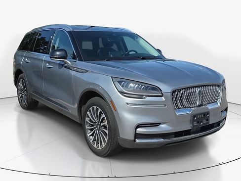 Used 2023 Lincoln Aviator AWD w/ Premium Package image 4