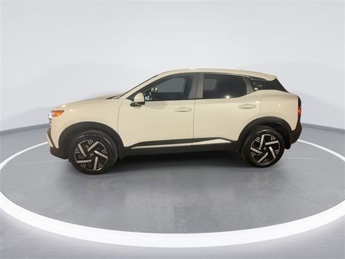 Certified 2025 Nissan Kicks SV image 5