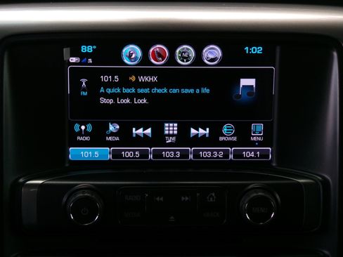 Used 2018 Chevrolet Silverado 1500 LT w/ All Star Edition RWD image 10