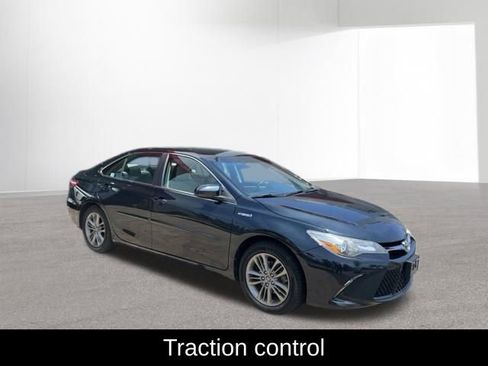 Used 2017 Toyota Camry SE FWD image 3
