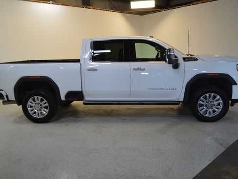 Used 2023 GMC Sierra 2500 Denali w/ Denali Ultimate Package AWD/4WD image 2