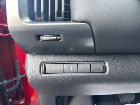 Used 2024 Nissan Pathfinder Rock Creek AWD/4WD image 16