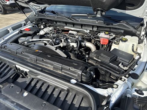 Used 2024 GMC Sierra 2500 AT4 w/ AT4 Preferred Package image 42