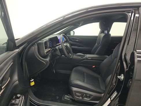 Used 2026 Toyota Crown XLE image 4