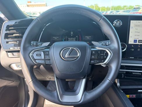 Used 2025 Lexus RX 350 FWD w/ Technology Package image 11