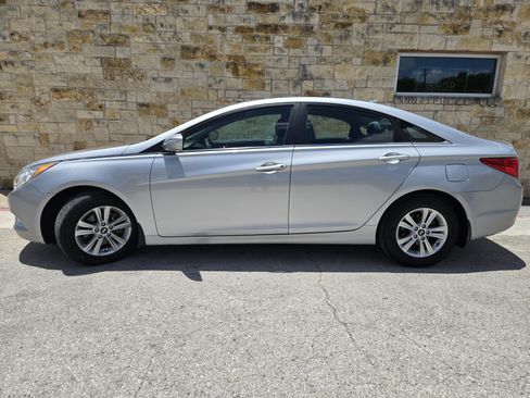 Used 2013 Hyundai Sonata GLS w/ Popular Equipment Pkg FWD image 1