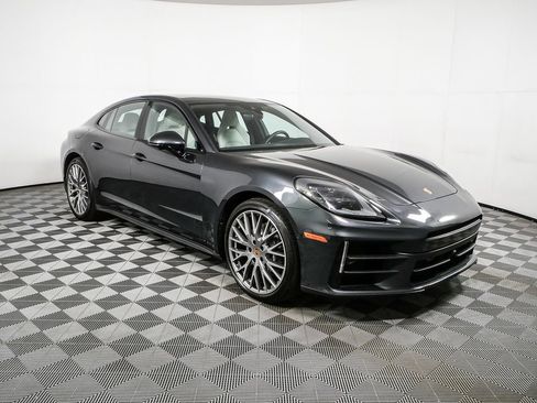 Certified 2025 Porsche Panamera 4 w/ Premium Package image 27