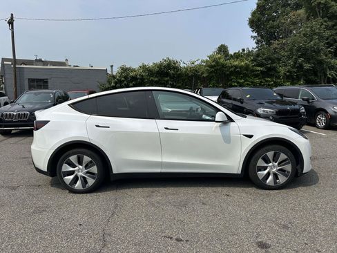 Used 2020 Tesla Model Y Long Range AWD/4WD image 2