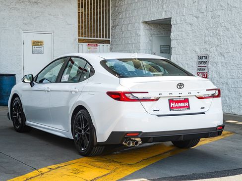 New 2026 Toyota Camry SE FWD image 5