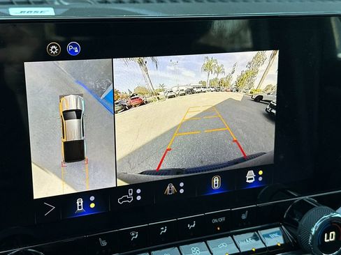 Used 2025 Chevrolet Colorado Z71 w/ Midnight Edition image 18