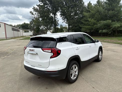 Used 2024 GMC Terrain SLE AWD/4WD image 22