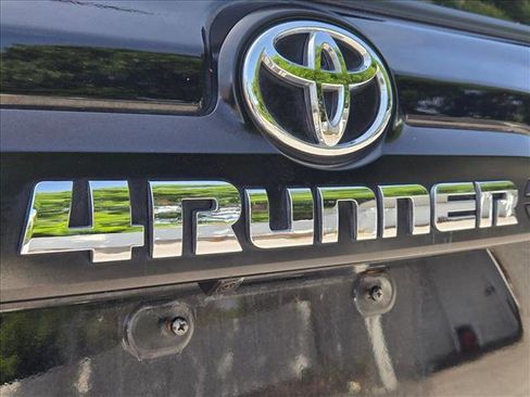 Used 2021 Toyota 4Runner TRD Off-Road Premium w/ Moonroof Package AWD/4WD image 6