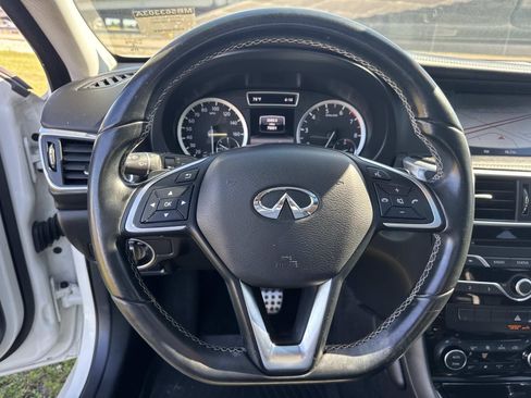 Used 2018 INFINITI QX30 Sport w/ Cargo Package FWD image 22