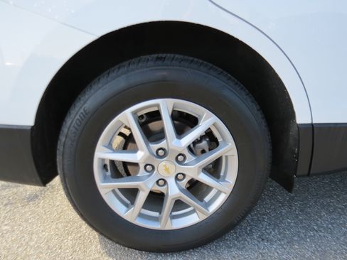 Used 2023 Chevrolet Equinox LT AWD/4WD image 11