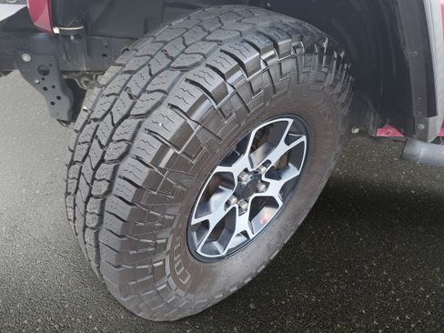 Used 2022 Jeep Wrangler Unlimited Rubicon w/ Cold Weather Group AWD/4WD image 29