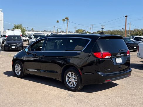 New 2025 Chrysler Voyager LX image 9