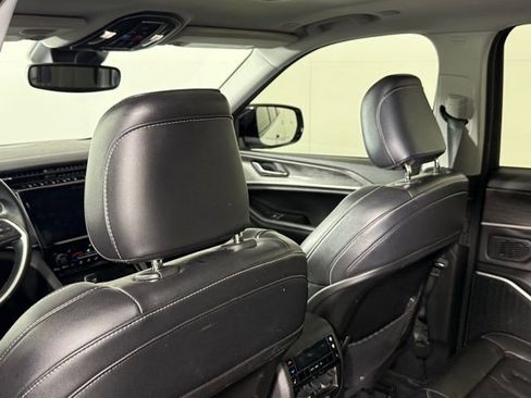 Used 2022 Jeep Grand Cherokee L Limited image 20