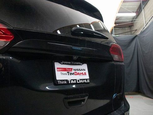 Used 2019 Chrysler Pacifica Limited w/ Advanced Safetytec Group image 13