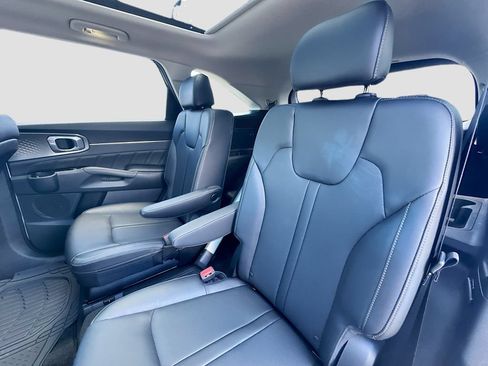 Certified 2023 Kia Sorento SX AWD/4WD image 28