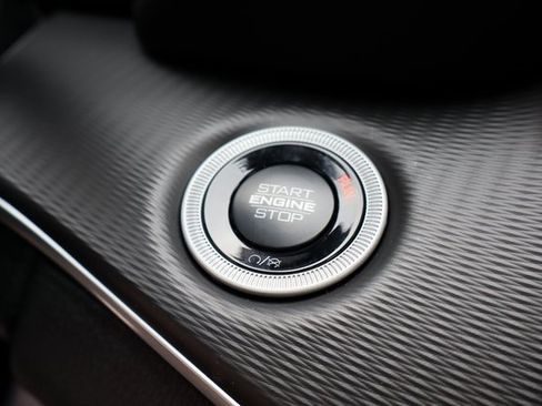 New 2025 Jeep Grand Cherokee Altitude image 16