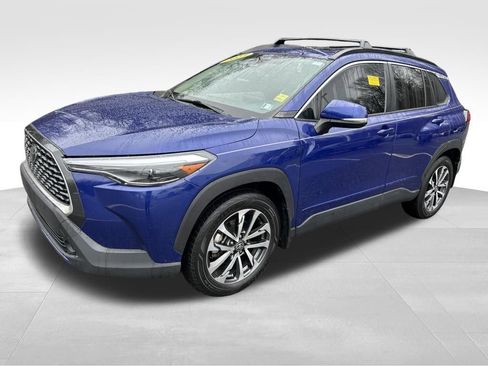 Used 2023 Toyota Corolla Cross XLE w/ Convenience Package image 1