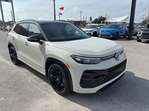 New 2026 Volkswagen Tiguan SE R-Line FWD image 8