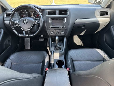 Used 2016 Volkswagen Jetta SE FWD image 16