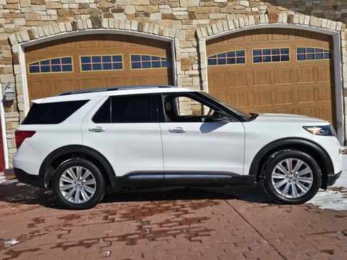 Used 2022 Ford Explorer Limited w/ Equipment Group 301A image 2