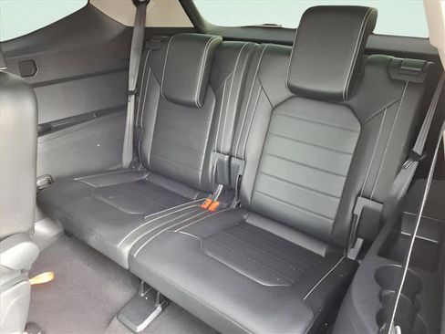 Used 2022 Volkswagen Atlas SEL Premium image 11