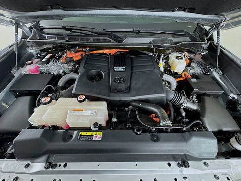 Certified 2023 Toyota Sequoia Capstone image 21